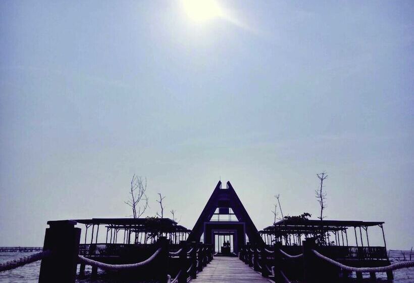 בית מלון כפרי Cirebon Waterland