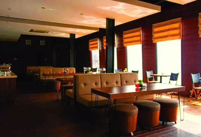 Hotel Cirebon Waterland