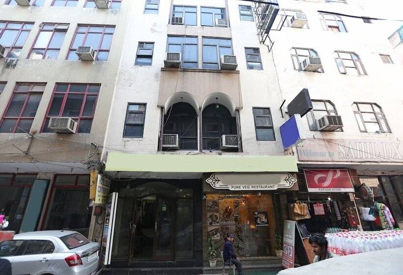 בית מלון כפרי Delhi Continental