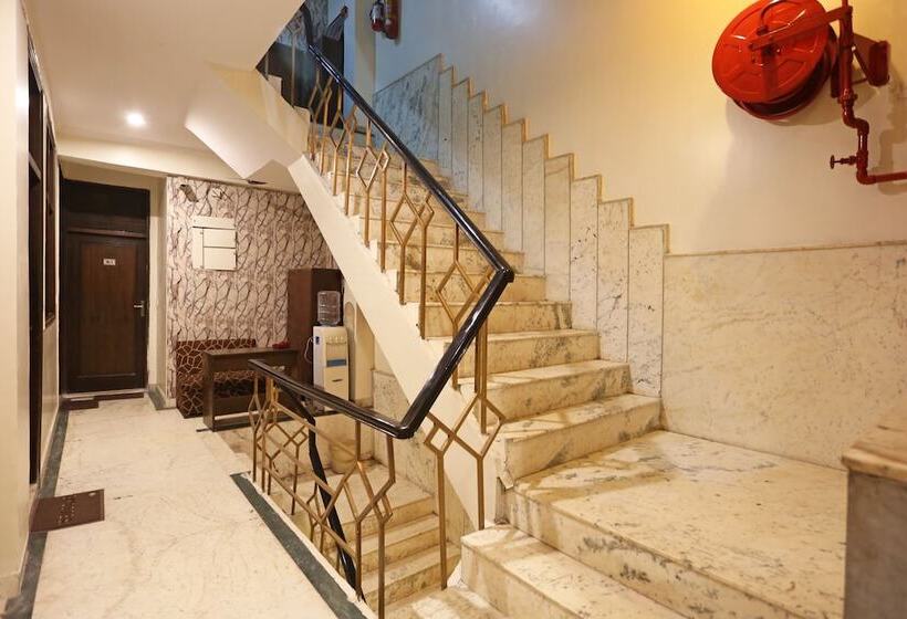 בית מלון כפרי Delhi Continental