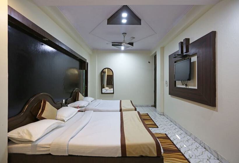 בית מלון כפרי Delhi Continental