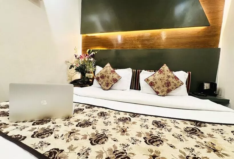 Staybook Hotel Jai Balaji New Delhi Railway Station