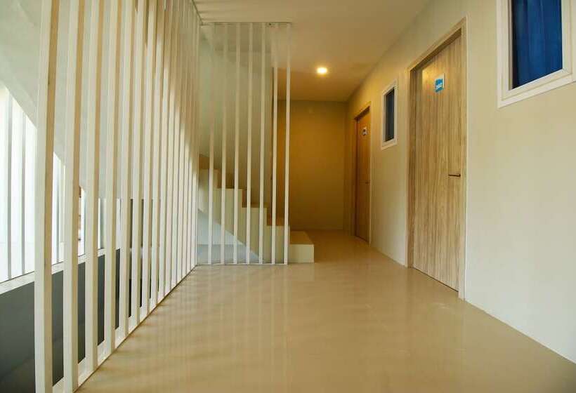 בית מלון כפרי Le Paris Syariah Residence