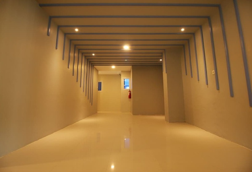 בית מלון כפרי Le Paris Syariah Residence