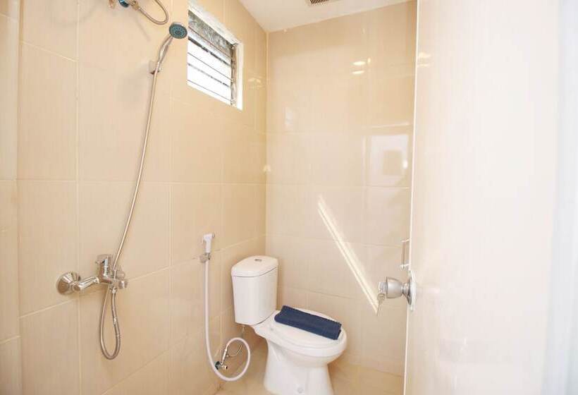 בית מלון כפרי Le Paris Syariah Residence