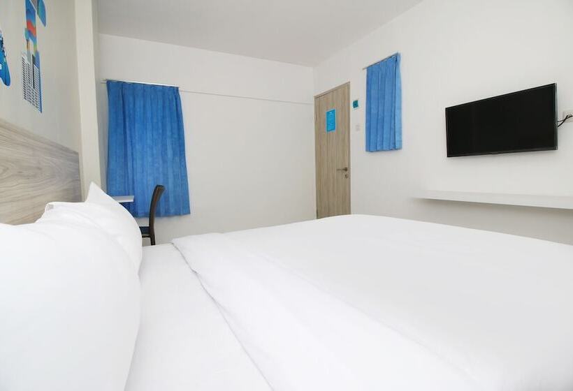 בית מלון כפרי Le Paris Syariah Residence