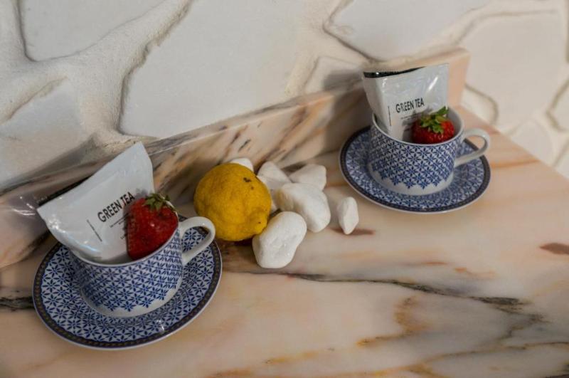 ホテル Leda Suites