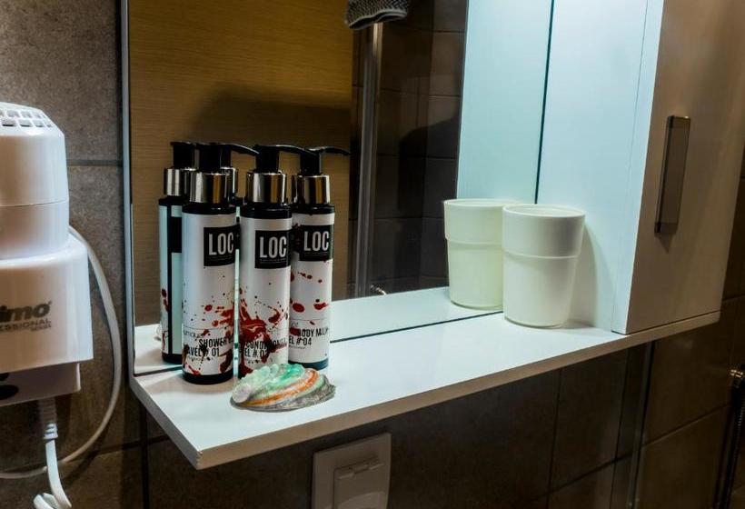 ホテル Loc Hospitality "corfu Port Suites Mantouki"