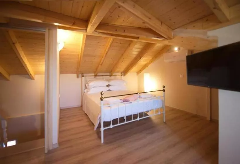 هتل Loc Hospitality "corfu Port Suites Mantouki"