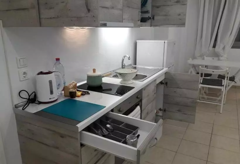 هتل Loc Hospitality "corfu Port Suites Mantouki"