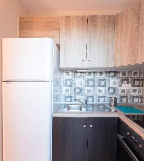 ホテル Loc Hospitality "corfu Port Suites Mantouki"