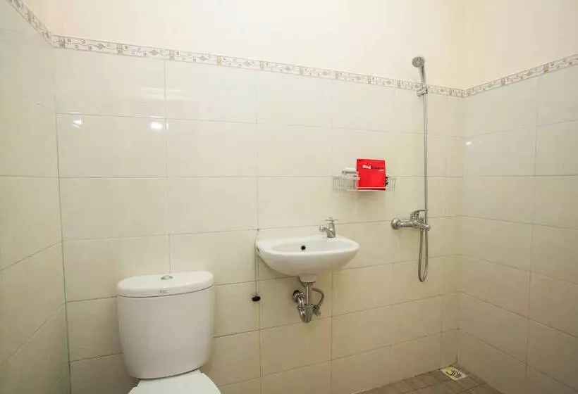 Hotelli Reddoorz Near Brawijaya University