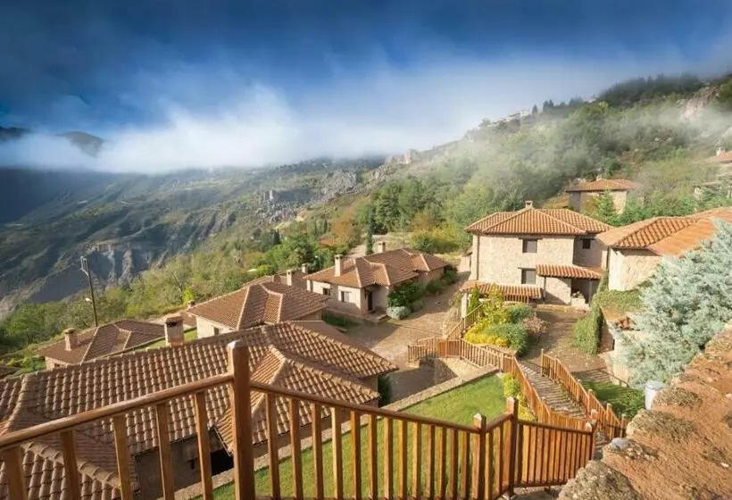 Hotelli Pliadon Gi Mountain Resort & Spa