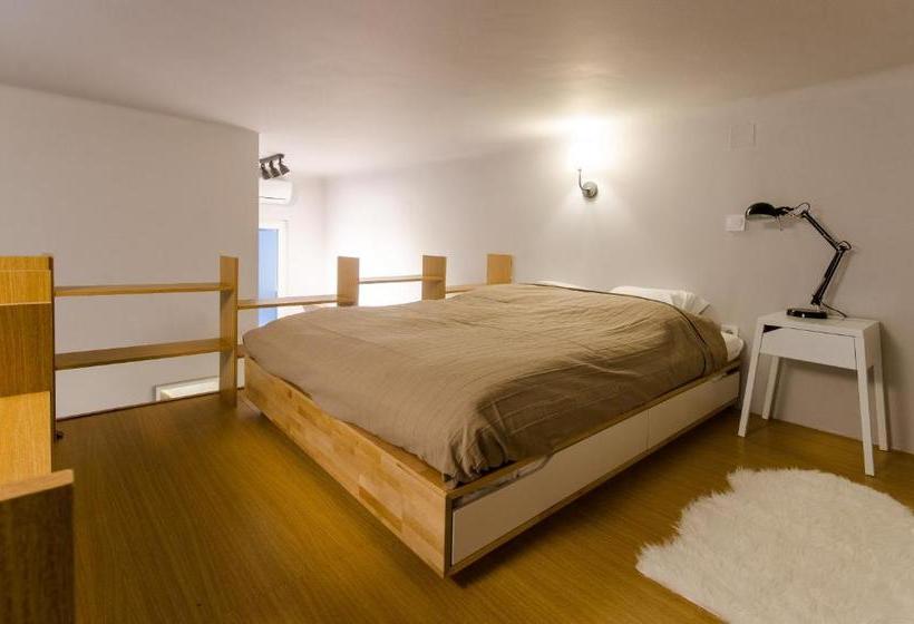 هتل Sesame Apartments