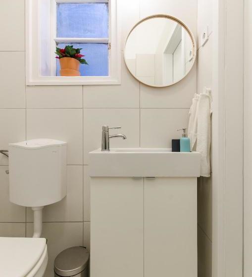 هتل Sesame Apartments