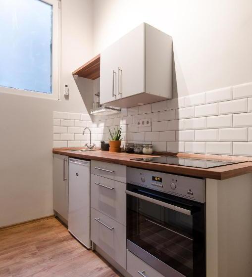 هتل Sesame Apartments