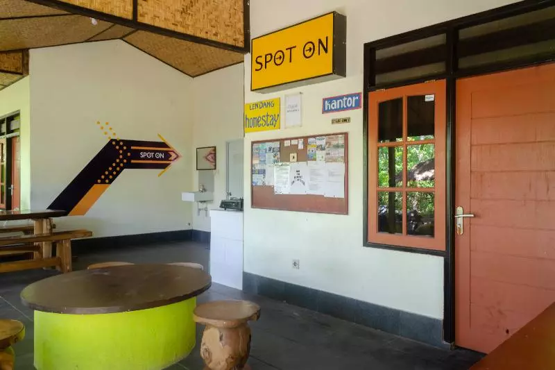 ホテル Spot On 1879 Lendang Homestay
