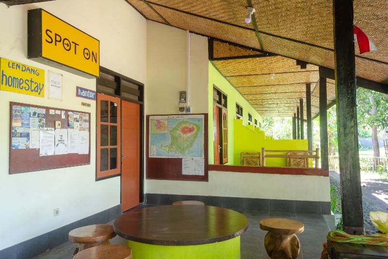 호텔 Spot On 1879 Lendang Homestay