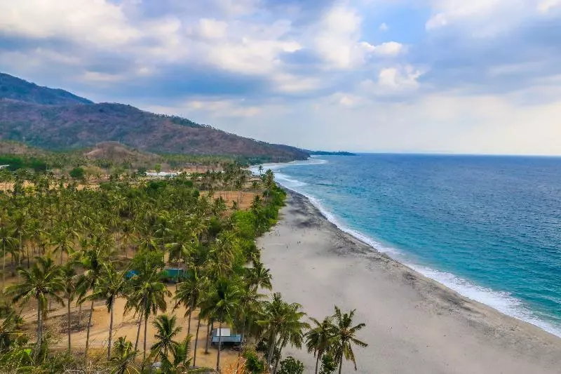 ホテル Spot On 1879 Lendang Homestay