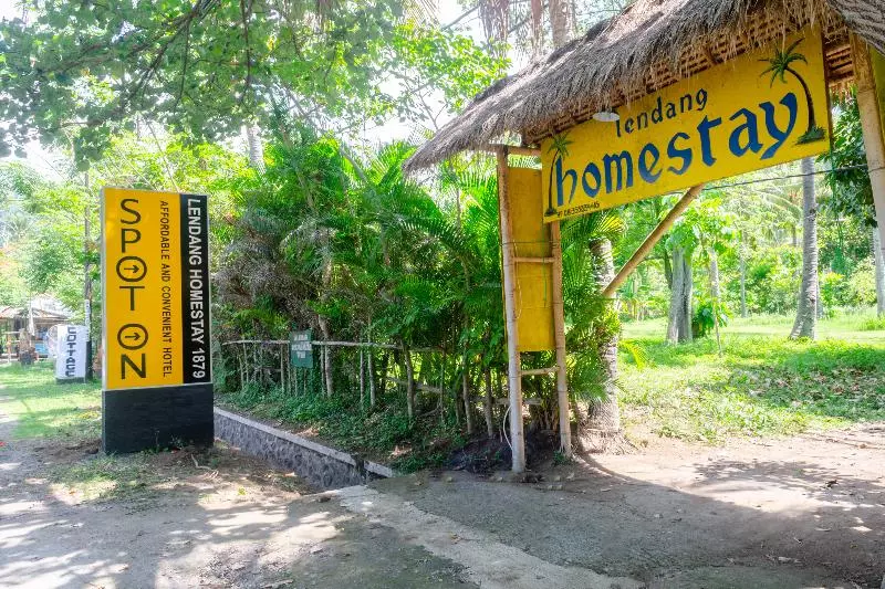 ホテル Spot On 1879 Lendang Homestay