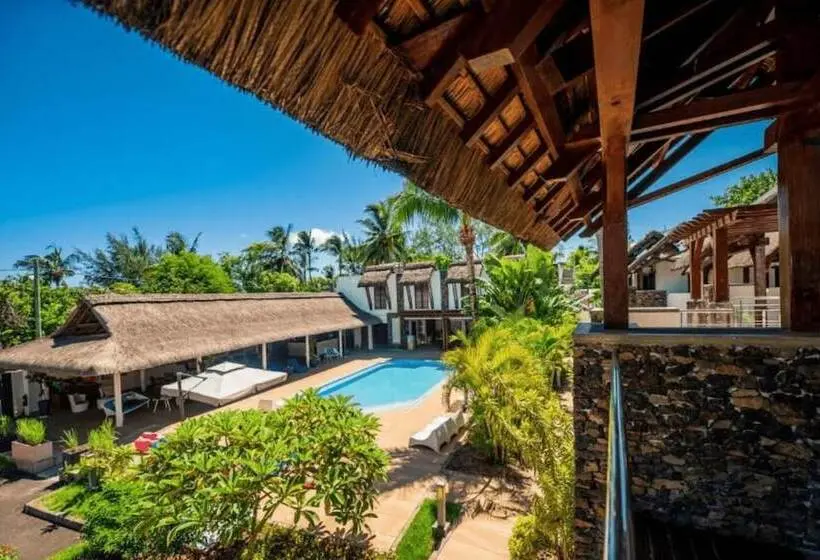 هتل Toparadis Guest House