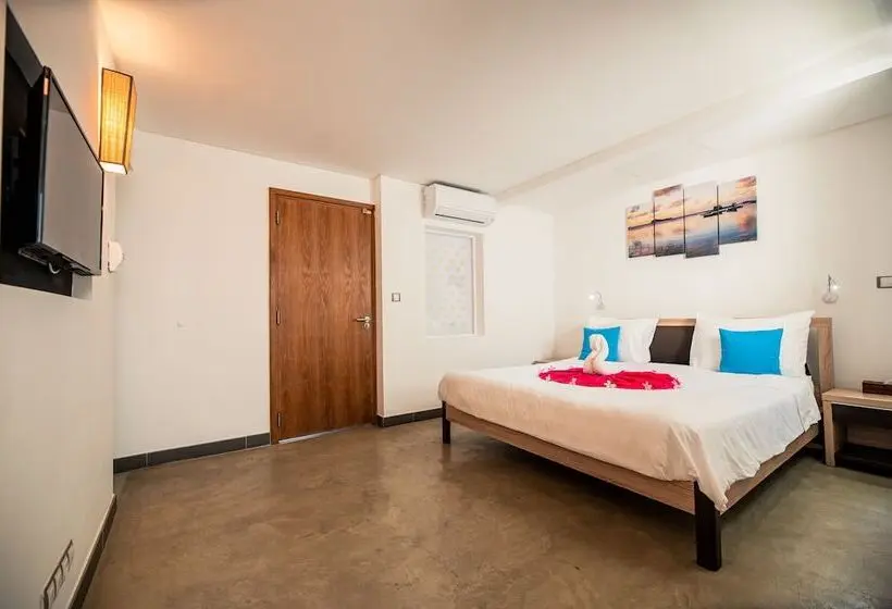 هتل Toparadis Guest House
