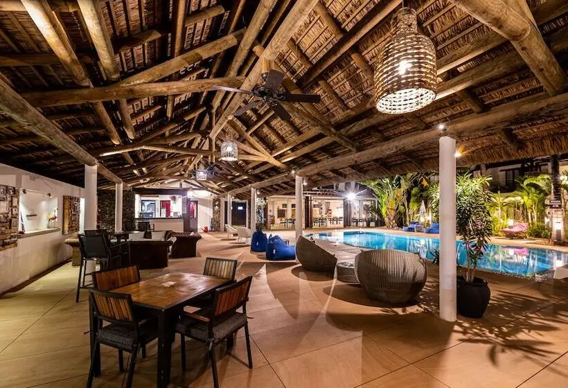 هتل Toparadis Guest House