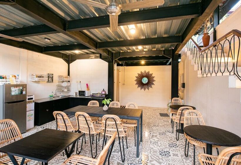 فندق Hanaka Riverside Ubud