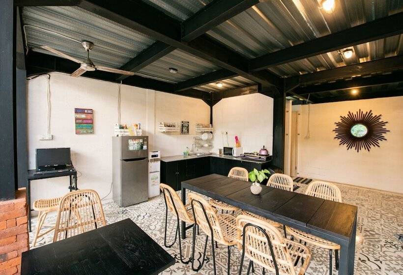 فندق Hanaka Riverside Ubud