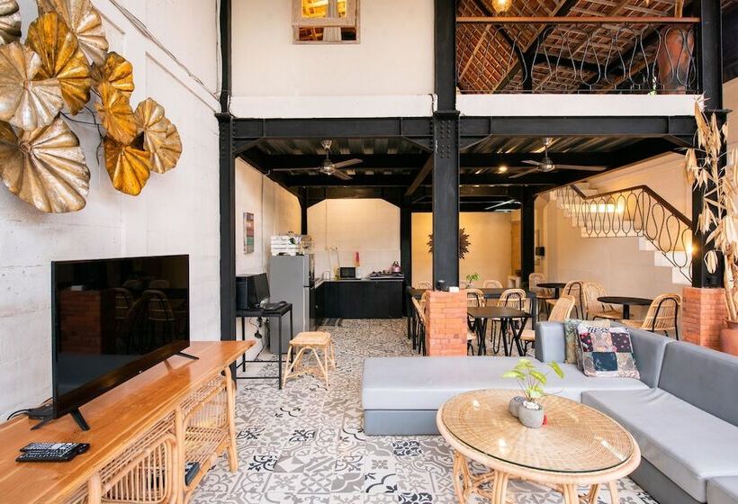 فندق Hanaka Riverside Ubud