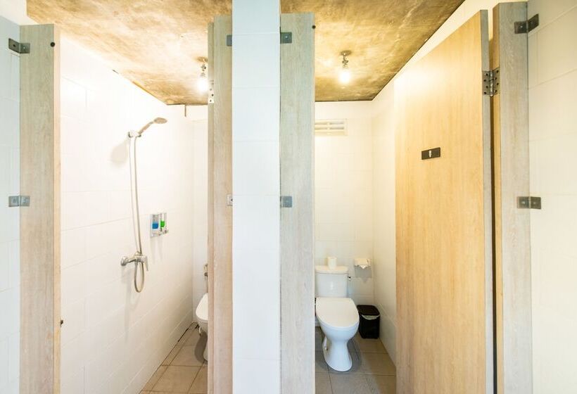 فندق Hanaka Riverside Ubud