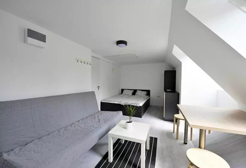هتل Villa Oliver