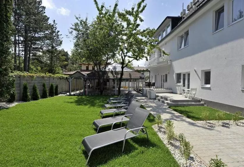 هتل Villa Oliver