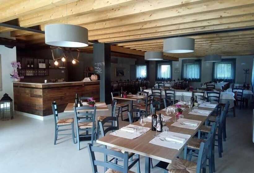 هتل Agriturismo Corte Maccini