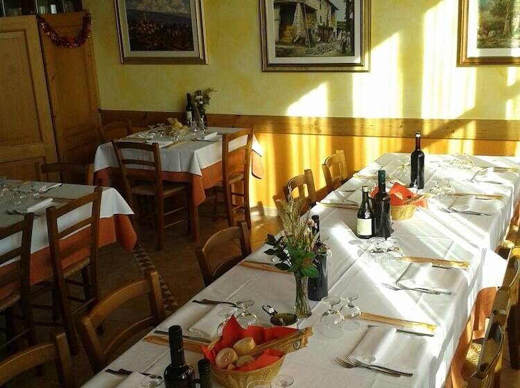 هتل Agriturismo Corte Maccini