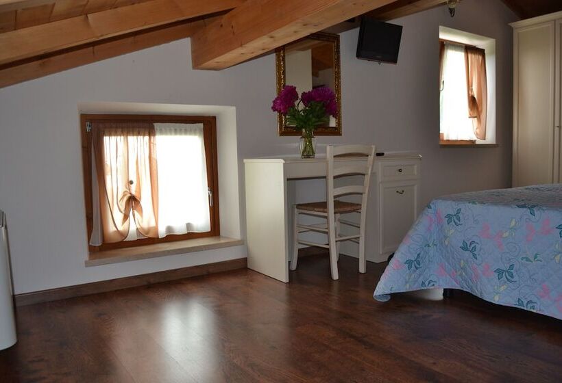 هتل Agriturismo Corte Maccini