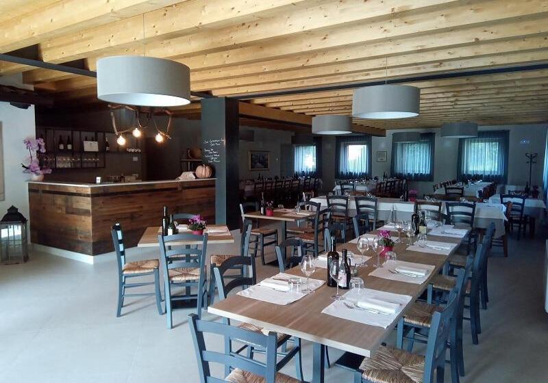 هتل Agriturismo Corte Maccini