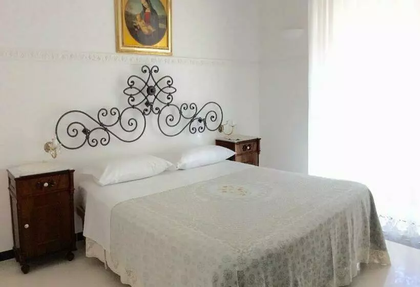 هتل Casa Camelia