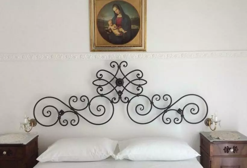 هتل Casa Camelia