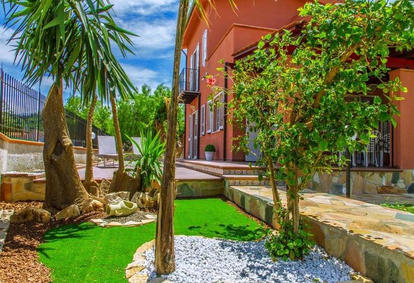 ホテル Gelso Bianco Apartments