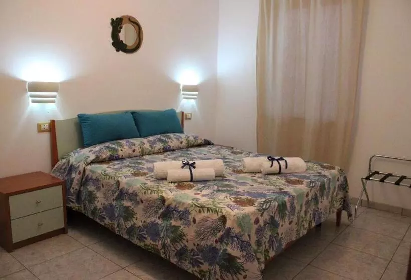 هتل Graceland Rooms And Suites