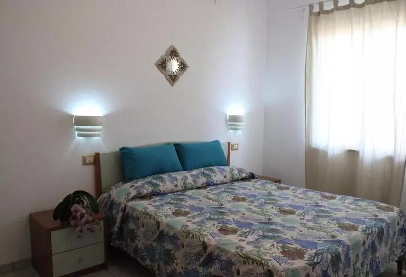 هتل Graceland Rooms And Suites