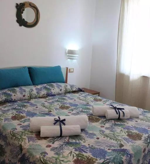 هتل Graceland Rooms And Suites