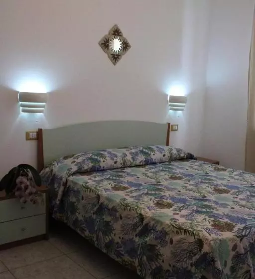 هتل Graceland Rooms And Suites
