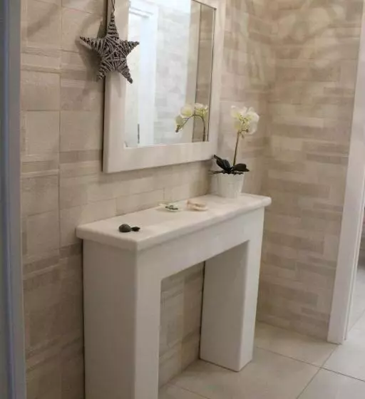 هتل Graceland Rooms And Suites