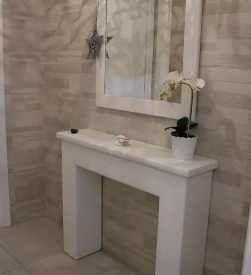 هتل Graceland Rooms And Suites
