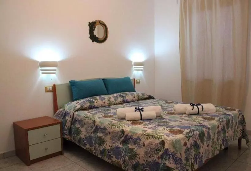 هتل Graceland Rooms And Suites
