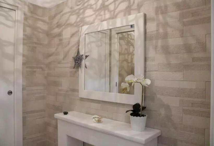 هتل Graceland Rooms And Suites