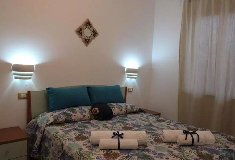 هتل Graceland Rooms And Suites