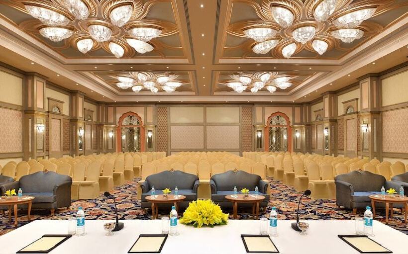 בית מלון כפרי Indana Palace Jaipur